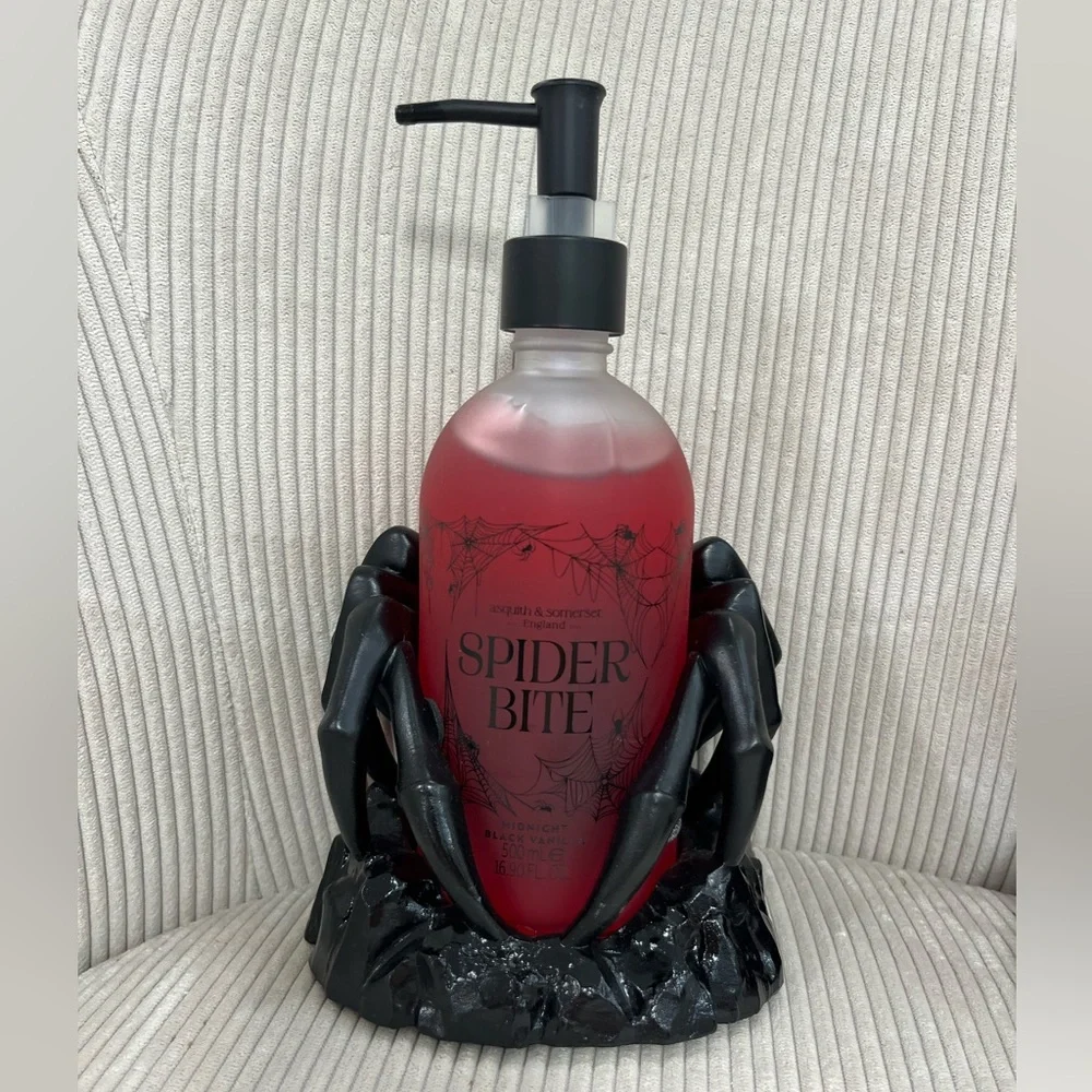 NWT ⚜️🖤⚜️ Asquith Somerset Spider Bite Midnight Black Vanilla scented hand soap